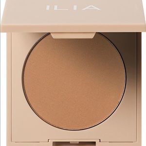 Ilia nightlite bronzing powder in Dawn in